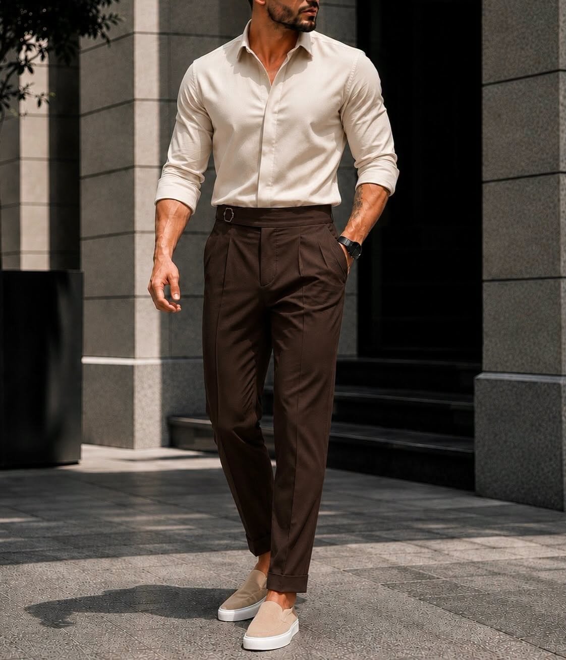 Outfit Premium Smart Casual – Off White Shirt & Brown Pleated Trousers