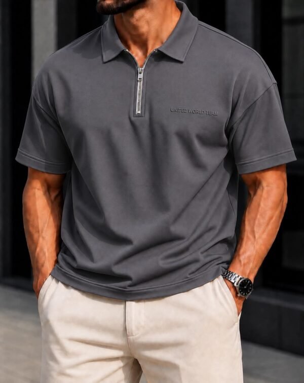 Maicë Polo Premium me Zip – Relaxed Fit