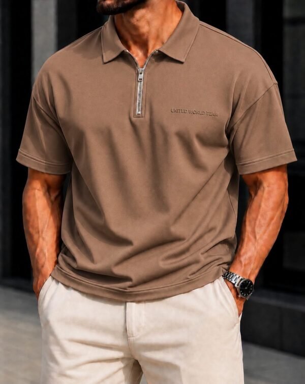 Maicë Polo Premium me Zip – Relaxed Fit