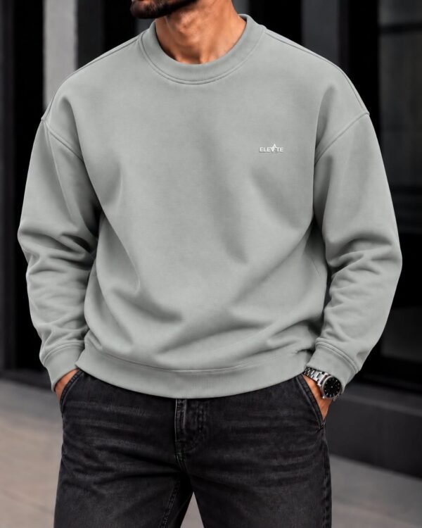 ELEVATE Oversized Sweatshirt – Minimalist Style